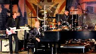 Jerry Lee Lewis - Roll Over Beethoven (Live at Farm Aid 2008)