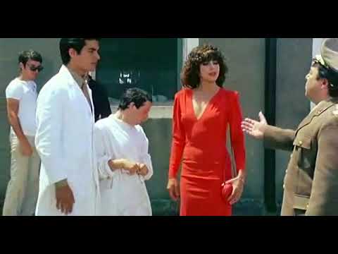 Lino Banfi massacra di botte il povero Alvaro Vitali