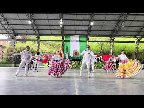 Grupo de Danza municipio de Casabianca Tolima