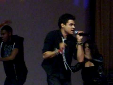 Monti Montanez - Hello