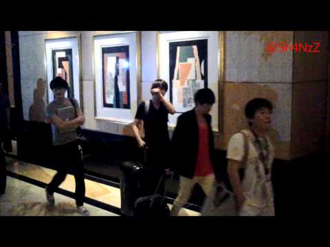120922 Super Junior Leaving Hotel
