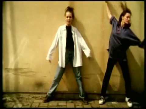 Lucie Vondračková Jeans 1998.( Oficialní videoklip Džiny 1995 )
