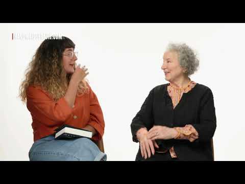 The Handmaid's Tale | Margaret Atwood explica o porque das mulheres não poderem ler em Gilead