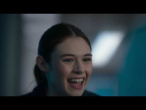 Supergirl: Nia Singing 9 to 5