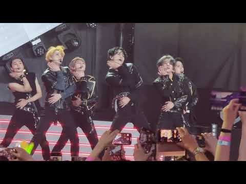 Kpop.Flex Frankfurt 2022 D1- ENHYPEN "Drunk-Dazed and Fever"