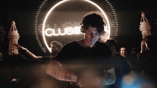 i o Club Space 28 20