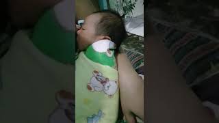 Download lagu Bayi yang sedang Menyusui (Vania Mimi Cucu) mp3