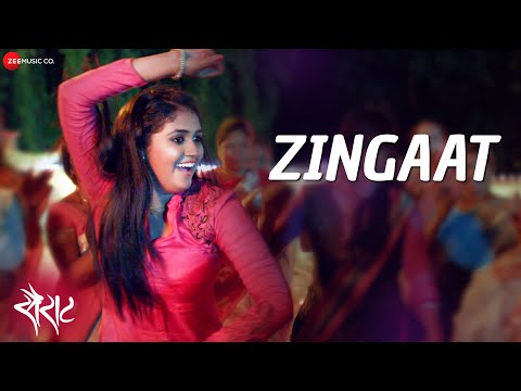 Zingaat - Official Video | Sairat | Akash Thosar & Rinku Rajguru | Ajay Atul | Nagraj Manjule