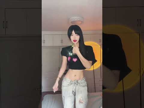 If you're with that girl, you'll get abs, right If you're with me, you'll get more points  ​​​​