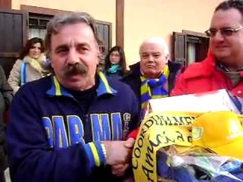 AMICIZIA TRA I TIFOSI / LO SCAMBIO DI DONI TRA CHIEVO E PARMA