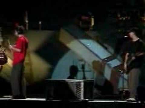 Linkin park FAINT, KID PLAYS GUITAR live in long beach 13/18