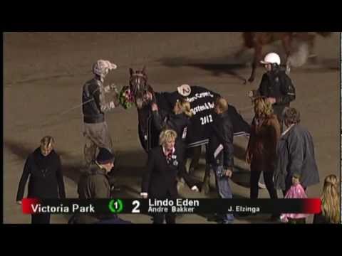 2012 Breeders Crown der Driejarige Hengsten & Ruins - Lindo Eden (Andre Bakker) + post-race ceremony