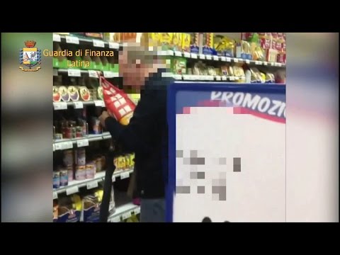 Latina, smascherati 3 falsi ciechi: una truffa da mezzo milione di euro