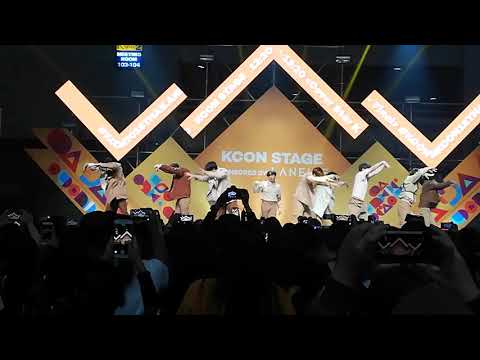 Devotion Cover Wanna One @KCon in Thailand