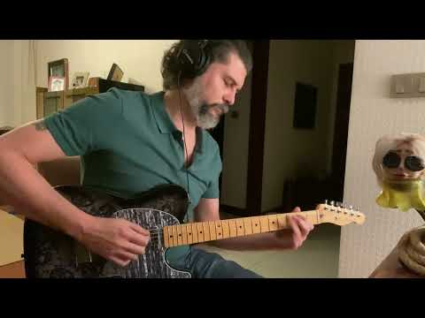 Ozkan Aksit - Toto Hold the line solo