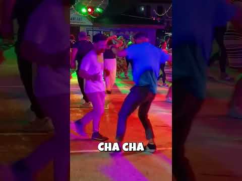 Cha cha grabe ang galing talaga nilang dalawa  #chachadiscoremixwaray #happy #chacha #dance
