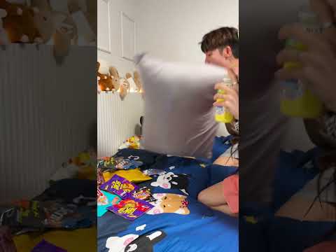 How these siblings secretly eat snacks pt.2🍪🍫 #shorts #funny