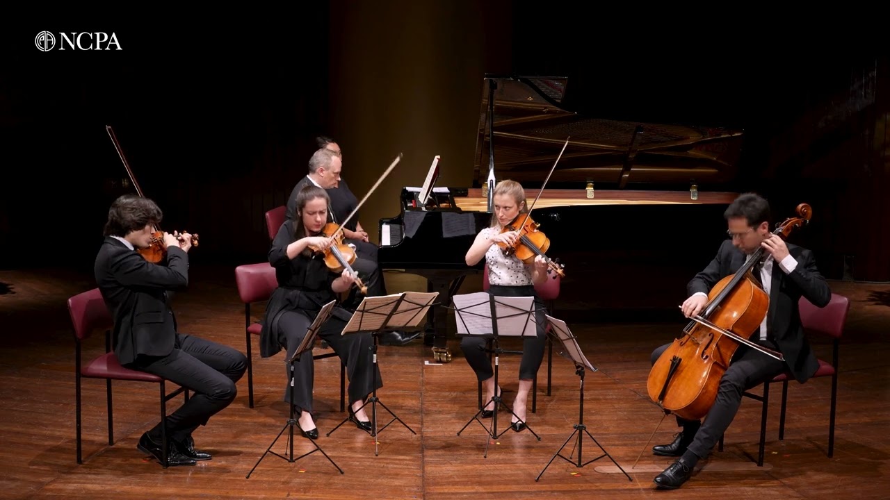 Romain Descharmes, piano | W.A. Mozart Piano concerto n°12 K.414 (version avec quatuor à cordes) 3/3
