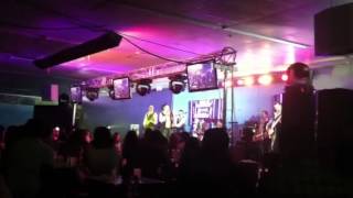 Los Rehenes Los caballeros no tienen memoria en vivo desde indianapolis indiana