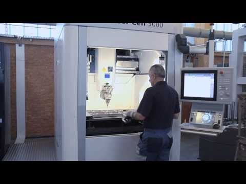 TRUMPF laser systems: TruLaser Cell 3000 - In operation at LICOS Trucktec GmbH