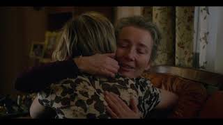 Last Christmas (2019) – Christmas hug