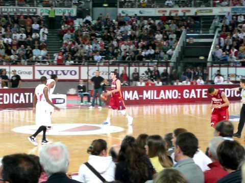 Lottomatica Virtus Roma-Armani Jeans Milano - Andre Hutson, Ibby Jaaber Show & Pape Sow Dunk