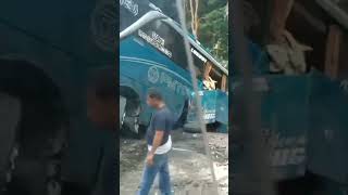 Download lagu BUS ACEH: MUS1B4H BUS PMTOH DI ATAS GUNUNG SEULAWAH - H4NCUR P4R4H mp3 Download lagu BUS ACEH: MUS1B4H BUS PMTOH DI ATAS GUNUNG SEULAWAH - H4NCUR P4R4H mp3