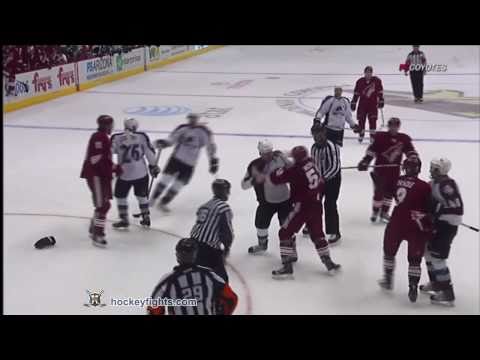 Cody McLeod vs Derek Morris Feb 7, 2011