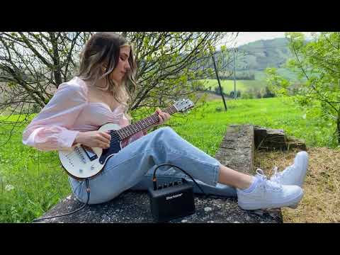 Simona Sansovini - Blackstar Carry-On travel Guitar