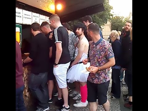 Уговор дороже денег... Парень в платье