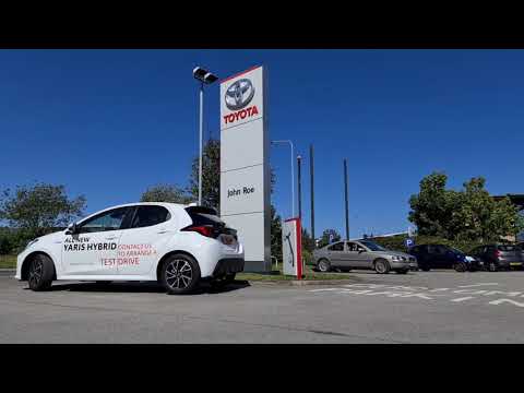 Toyota Yaris Hybrid - Walkaround & Tour | Design, Interior & Technology