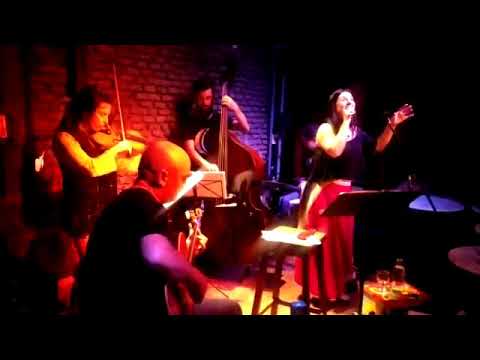 Alicia Vignola - Deshojando margaritas (Vivo) | Pista Urbana