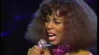 Donna summer in Japan performing Jeremy in 1987 (short clip)