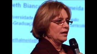 Elizabeth Almeida. O que é avaliação em EAD?
