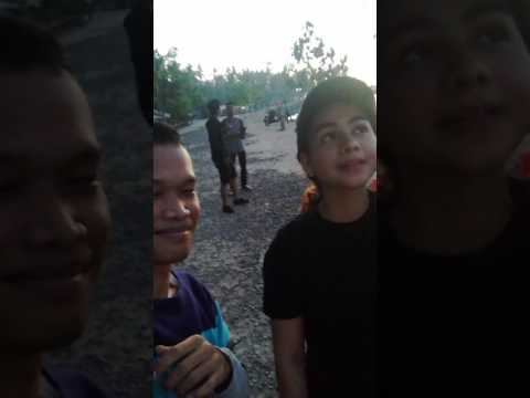 sahila hasyim (pantai pasir putih anyer serang banten)