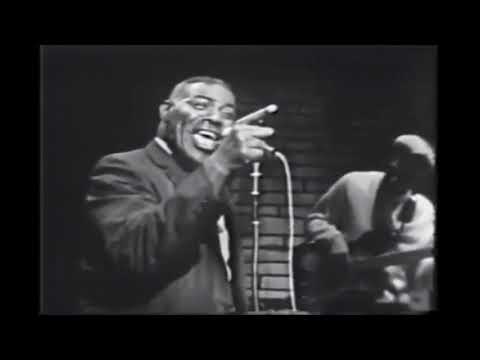 🎸 Blues Chronicles #28: Howlin' Wolf - Guitar History Lesson - Reverend Robert Jones