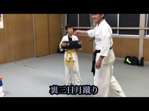裏三日月蹴り&相手を下げる突き