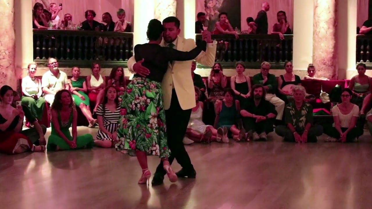 Video thumbnail for Corina Herrera y Octavio Fernández - Vieja Luna - Orquesta de Carlos Di Sarli