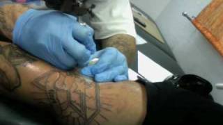 TITO BELL GET'S A NEW TATTOO BY PIERCE INK
