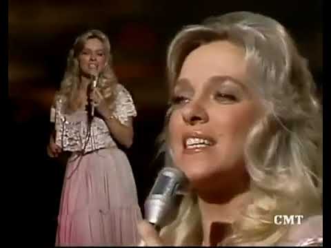 Connie Smith   It's Not Easy to Say Goodbye   Hee Haw 1978