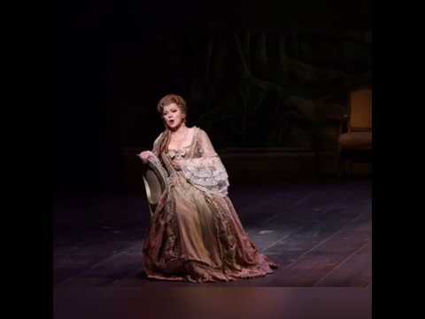 Lyubov Petrova sings Mozart.  "Dove sono" from "Le Nozze di Figaro"