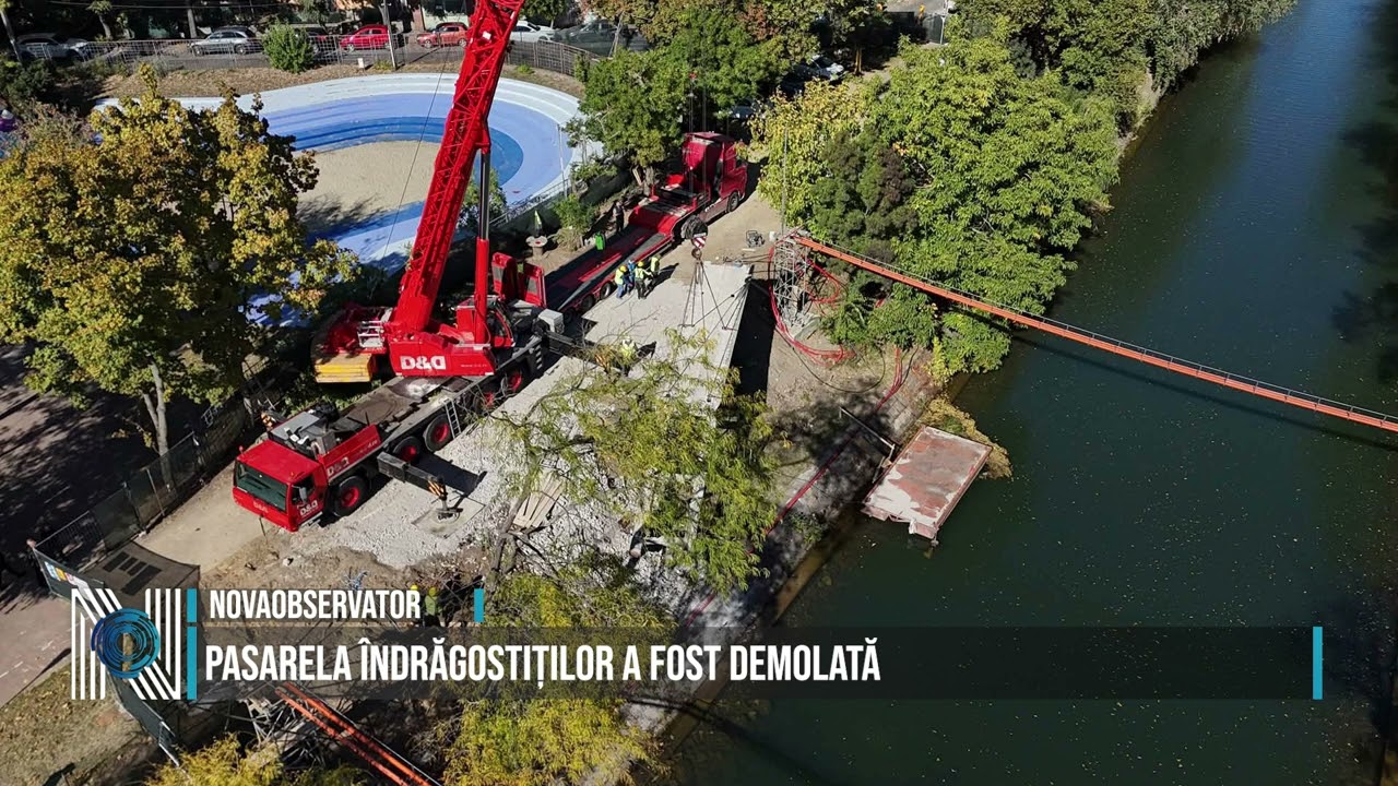 Pasarela Îndrăgostiților a fost demolată