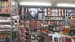 Sveriges största fyrverkeributik med helt oslagbara priser upp till 80% rabatt.