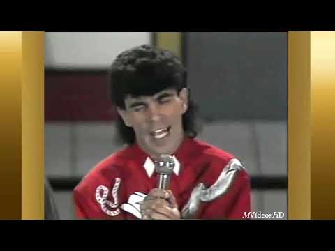 Alan e Aladim cantam Liguei pra dizer que te amo no Clube do Bolinha 1987