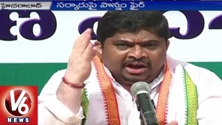 Ponnam Prabhakar Slams CM KCR over redesigning of Irrigation Projects | Hyderabad (26-08-2015)