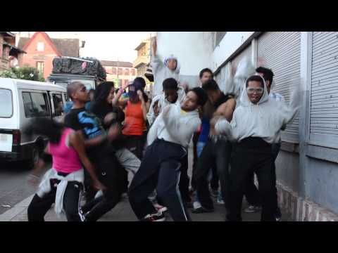 Antanimena Street Harlem Shake.Iscamiens feat arobaz Team