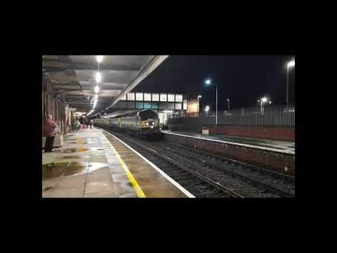 47810 as D1924 with 47614 at colwyn bay