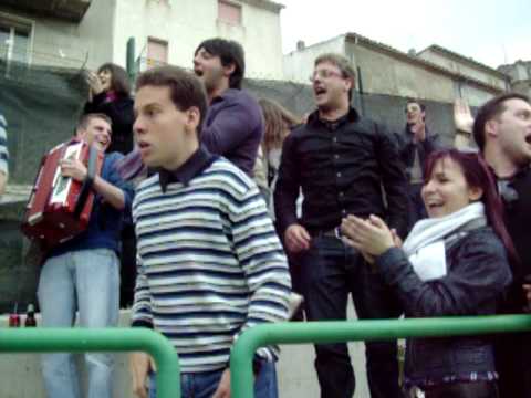 26/4/09 - Il Gambatesa si salva.... festa in curva....