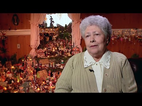 Doña Enedina puts up the largest Nativity scene in California