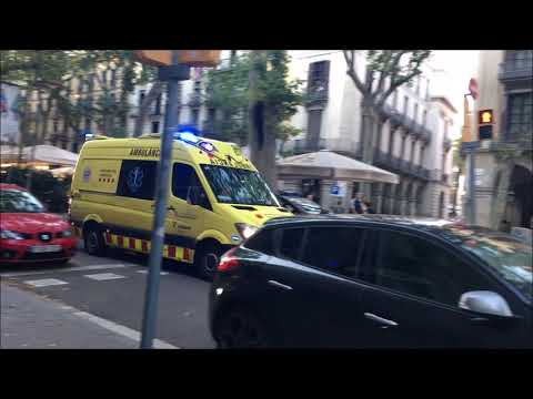 2X ambulance met spoed onderweg in Barcelona